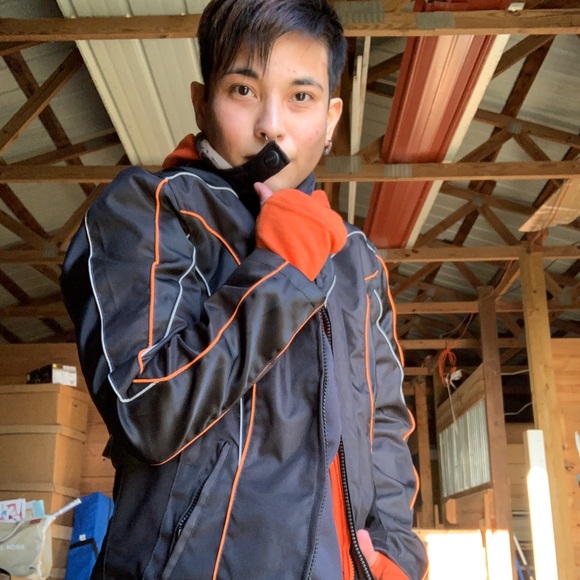 Meet your Posher, Gabe - Picture 3 of 6